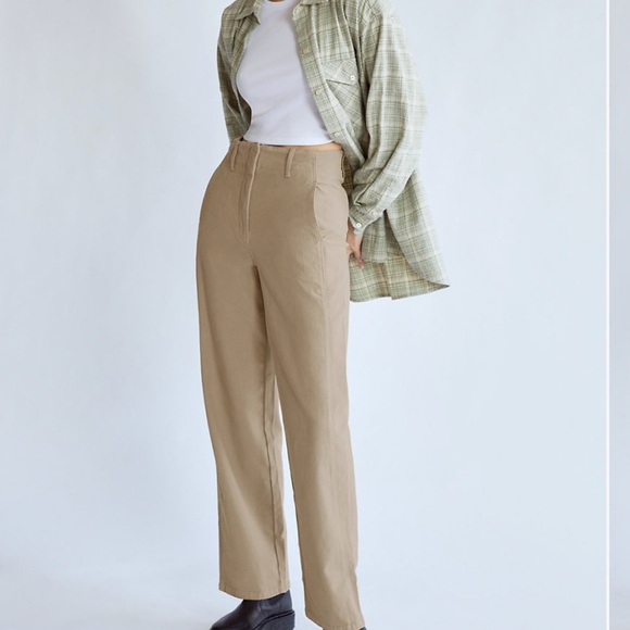 ARITZIA AESCENDANT PANT - Picture 2 of 3